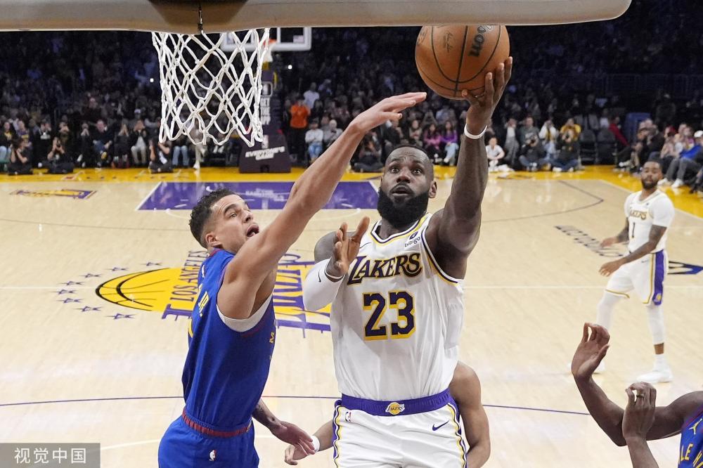 在球队中扮 在球队中扮